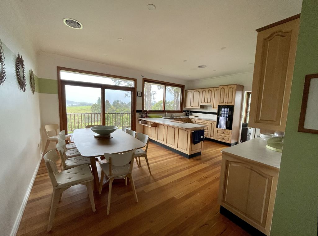 A photograph of the kitchen dining area at Murrah Dream Retreat